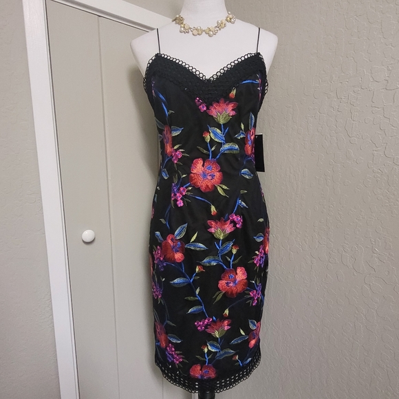 🆕️Aidan Mattox Black Floral Mini Embroidered Sheath Dress Size 6 - Picture 3 of 15